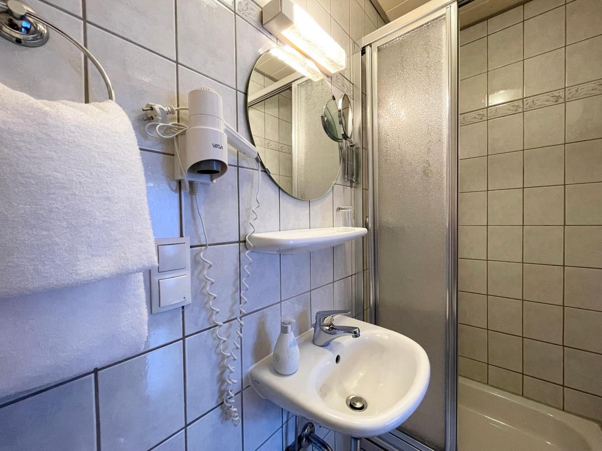 Hotel-Pension Hommen Koblencja Zewnętrze zdjęcie